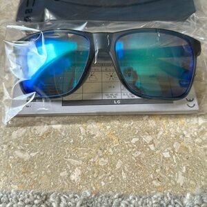Maui Jim RX-able polarizedplus2 sunglasses blue Hawaii pailolo matte navy